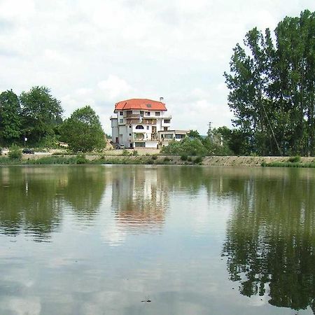 Семеен Хотел Кристал Smolyan Bagian luar foto