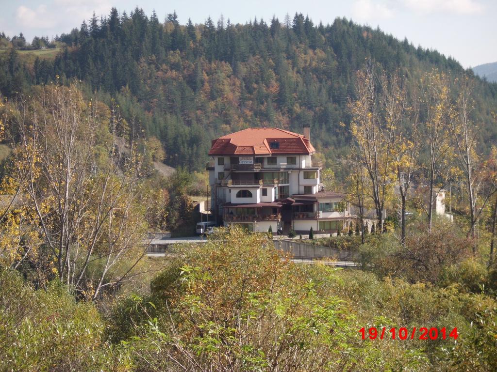 Семеен Хотел Кристал Smolyan Bagian luar foto