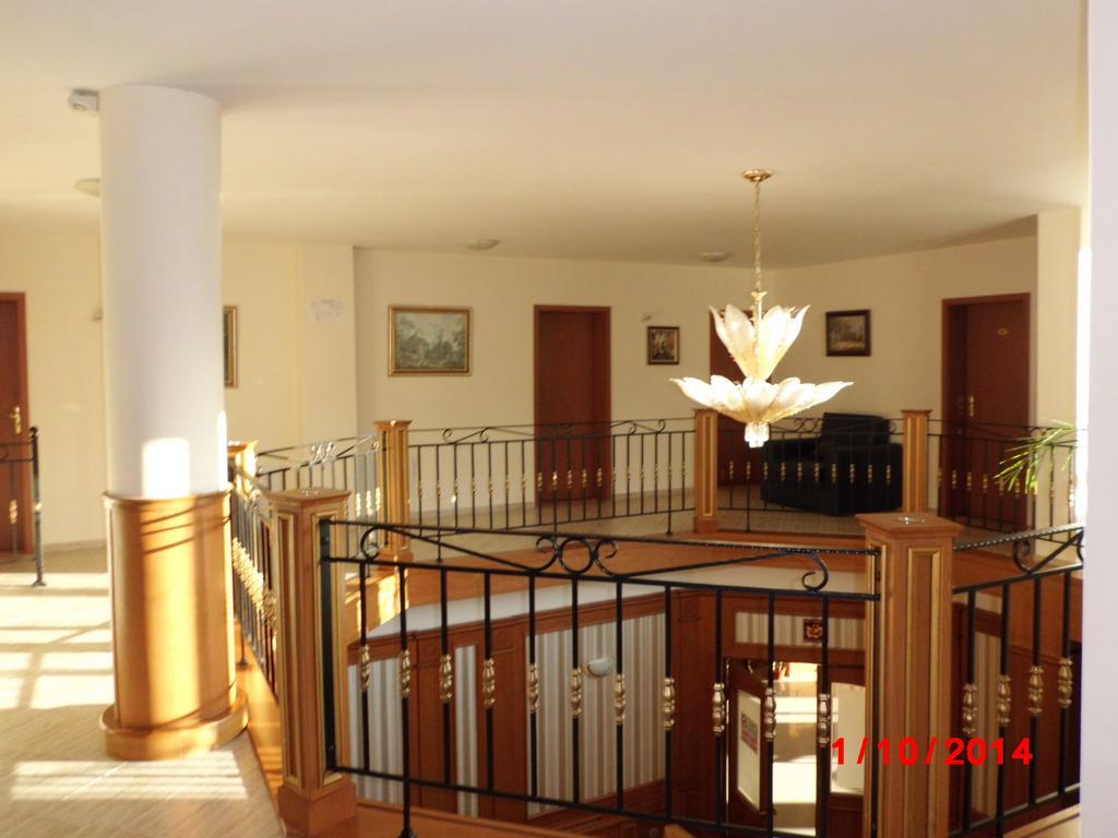 Семеен Хотел Кристал Smolyan Bagian luar foto