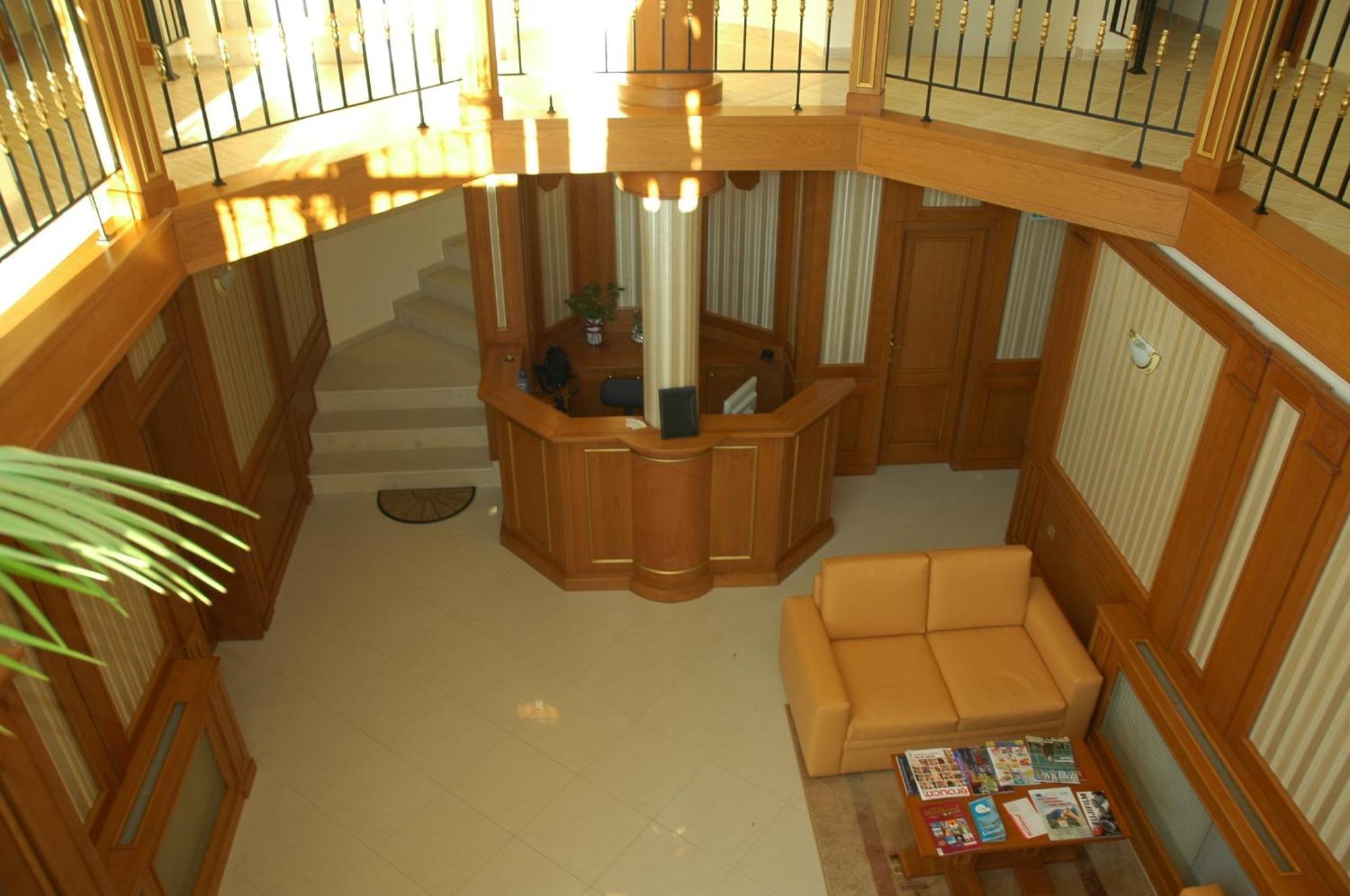 Семеен Хотел Кристал Smolyan Bagian luar foto