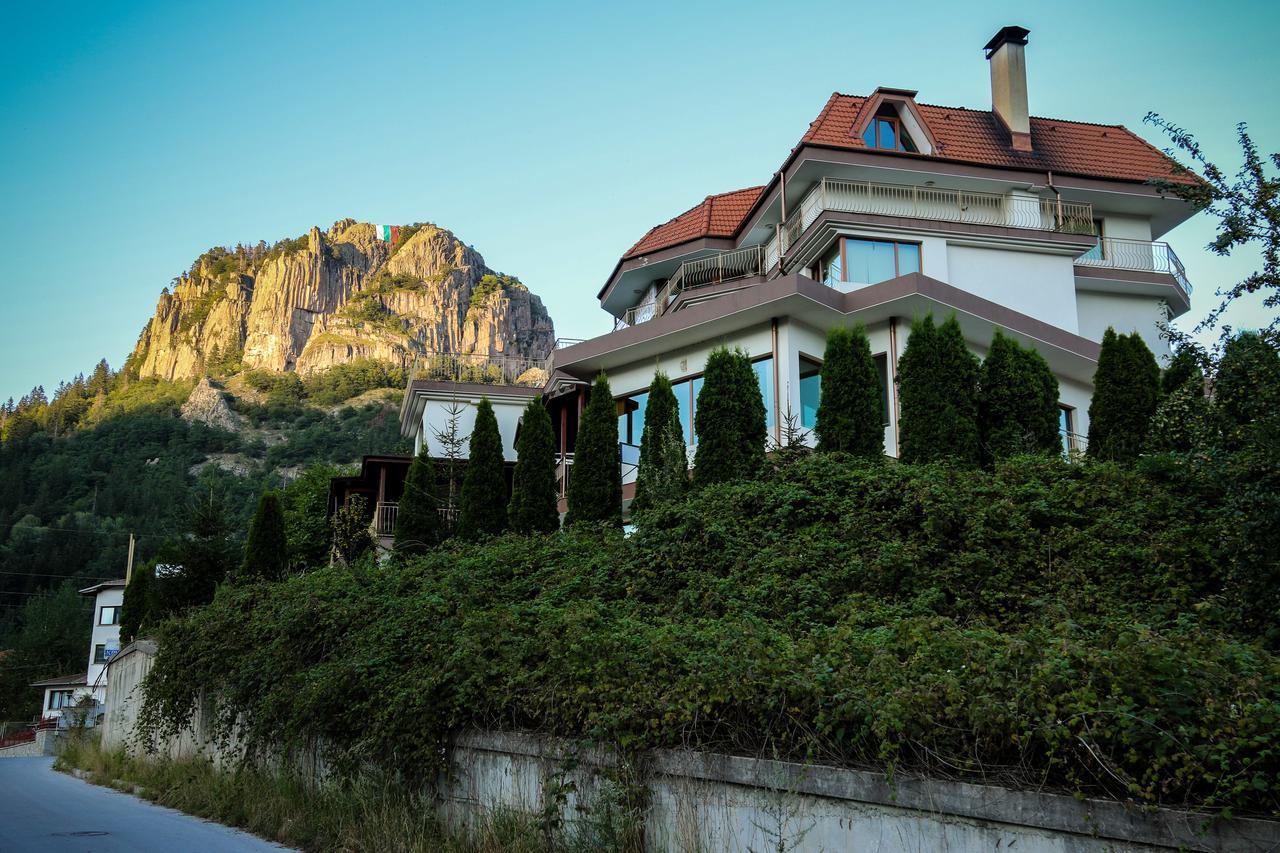 Семеен Хотел Кристал Smolyan Bagian luar foto