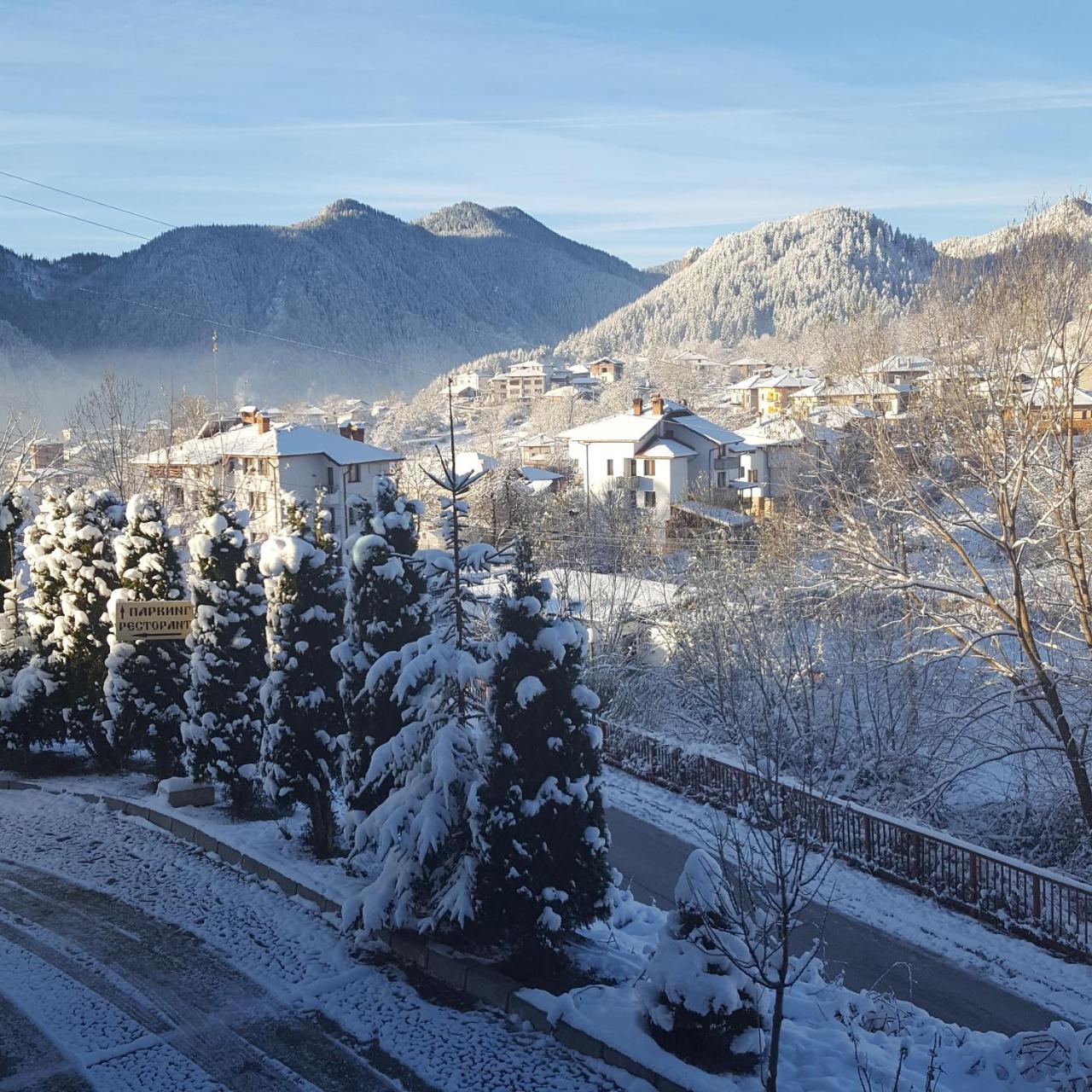 Семеен Хотел Кристал Smolyan Bagian luar foto